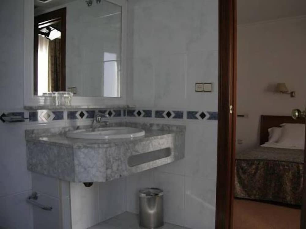 Hostal Gran Via Levante