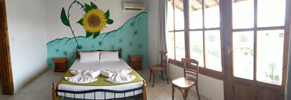 AMARANTHOS SKIATHOS VIEW
