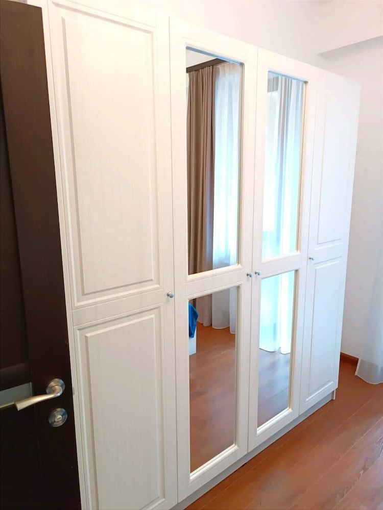 1bdr luxury apartment