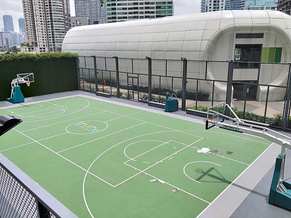 Oasis Regency at Acqua Livingstone near Rockwell