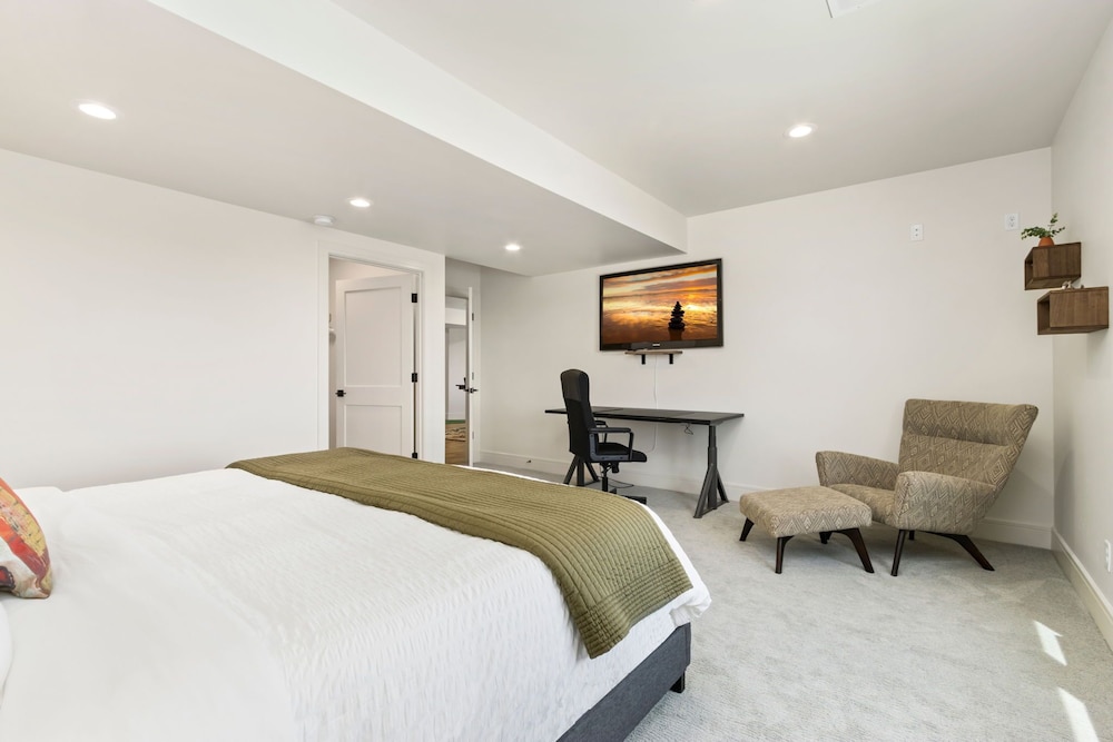 Bridle Ridge Retreat Modern Comfort, Open Views