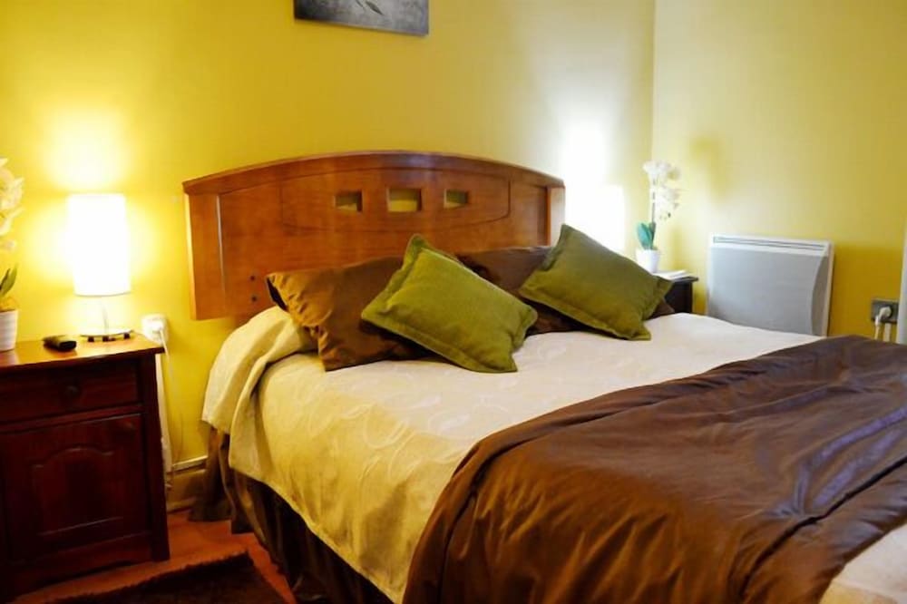 Hostal Almenas