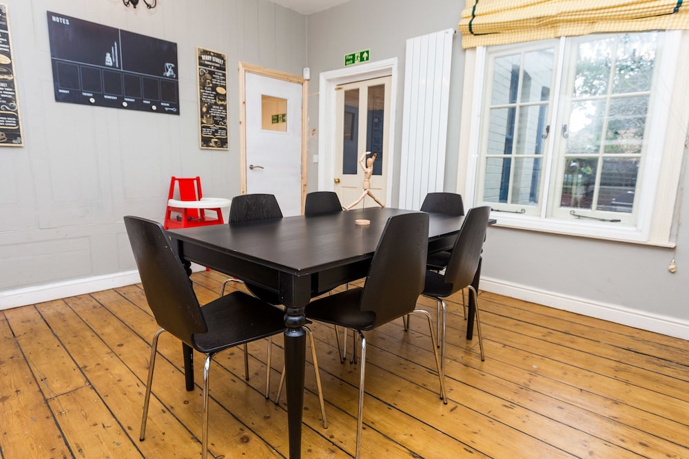 The River Cam Place - Enchanting 6BDR Home next to River Cam