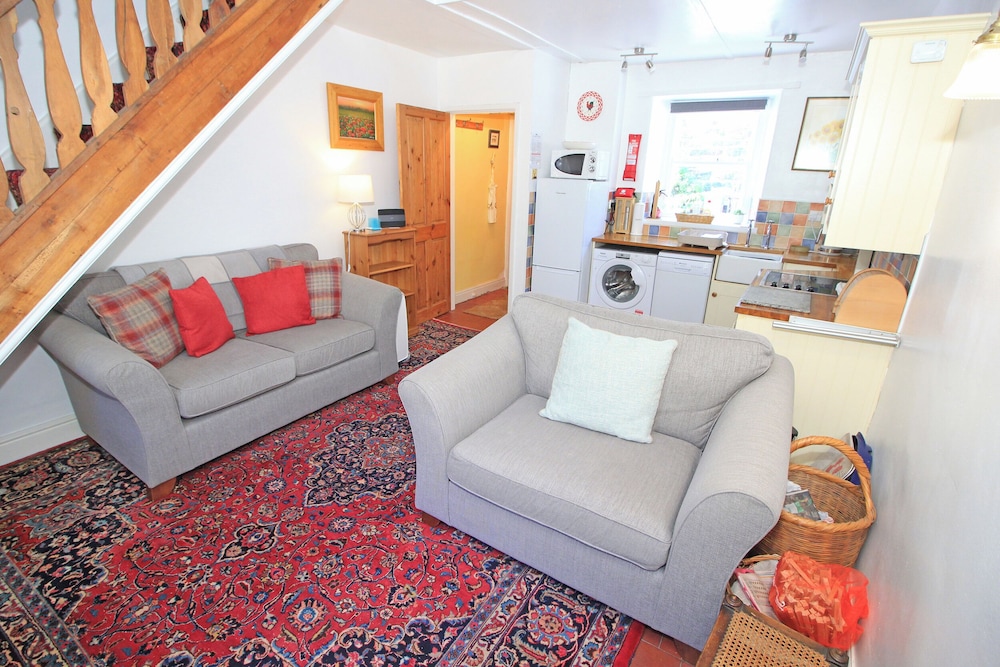 Riverbank Cottage