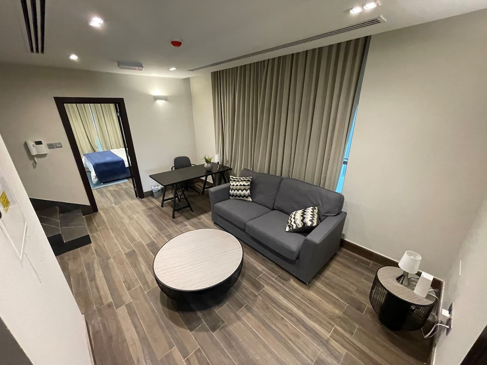 Best Townhouse On Jcv 4 Bedrooms With Jacuzzi