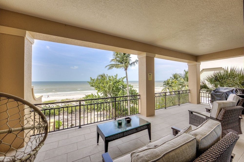 3552/3554 Big Kahuna Oasis: 10br, Pools & Beach Access 10 Bedroom Home