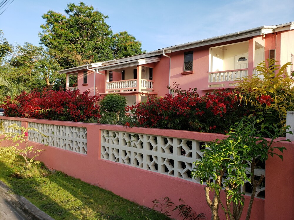 Gentle Breeze Apartments