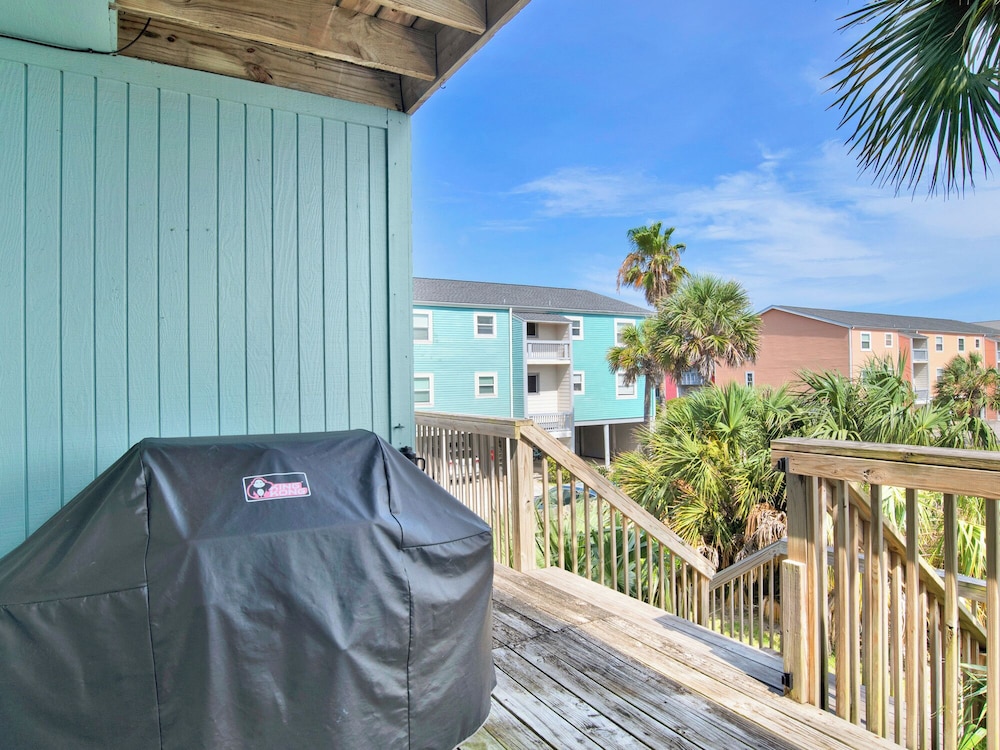 Coconut's Beach House by Southern Vacation Rentals