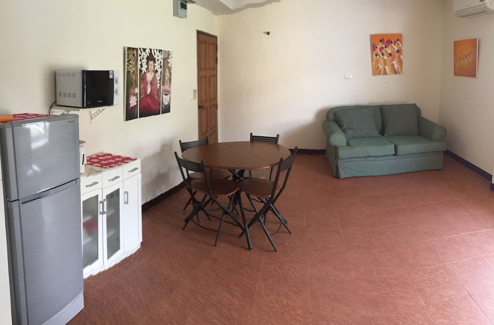 Thai Mueang Vacations - Merlin Plaza Apartments - Property Image 3
