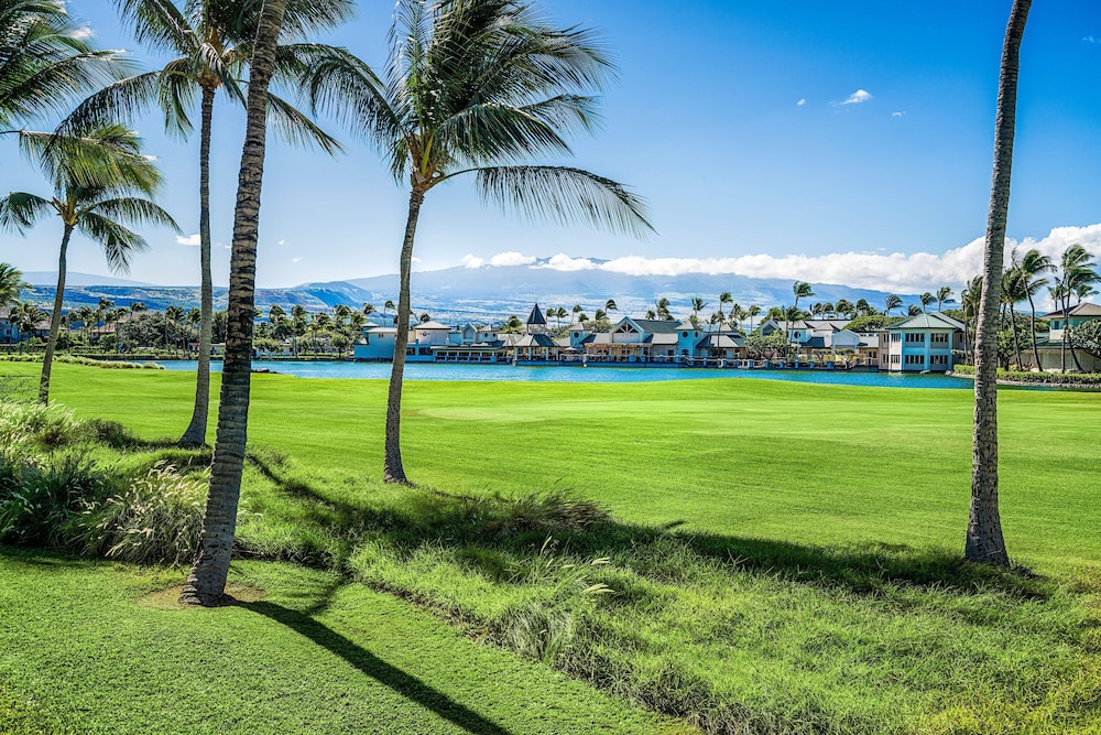 Concierge Included - Walk to Restaurants & Shopping - AC - Infinity Pool! -vrkcv