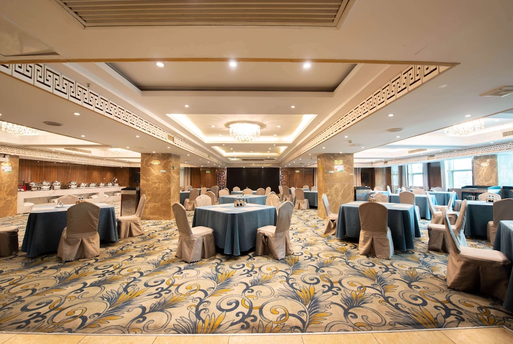 meeting & event spaces