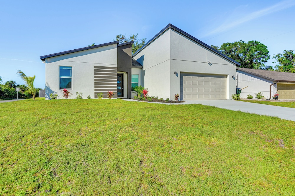 Peaceful Getaway in North Port w/ Spacious Yard