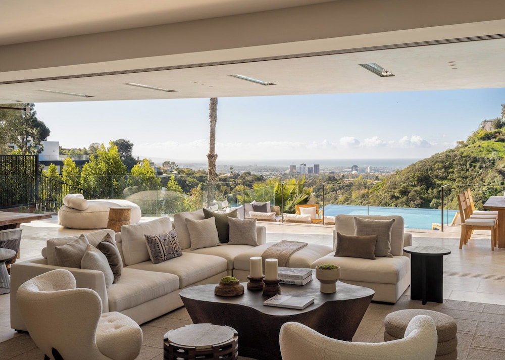Stradella Mansion - Epitome of Luxury Living in This Breathtaking Bel Air Estate