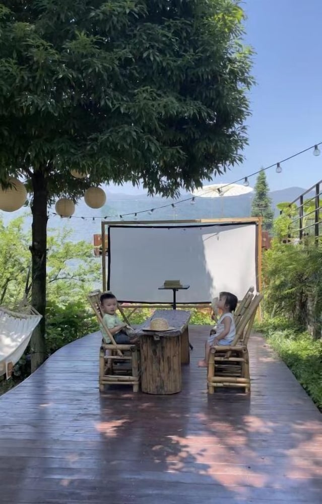 Chunqiu Banshan Leisure Resort