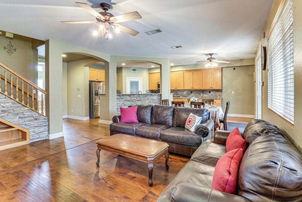 Pool, Patio & Games! Suburban Home in Palmdale