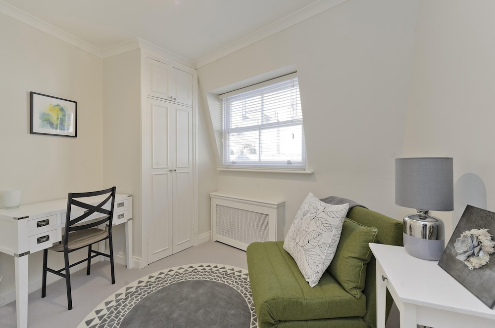 Long Stay Discounts - 2-bed Marble Arch Mews House