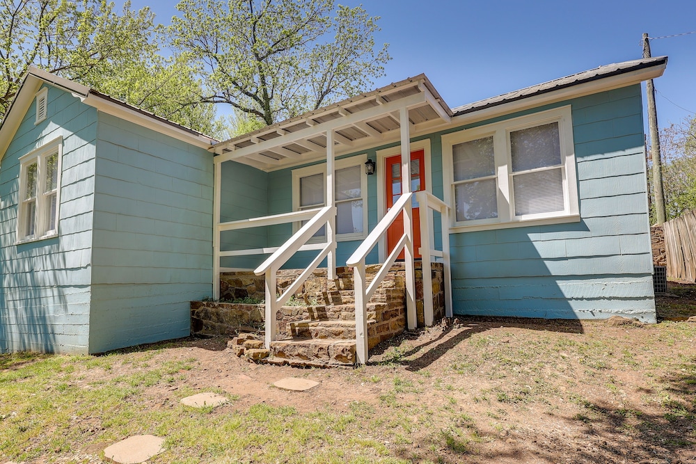 Vibrant Fayetteville Home - Walk Downtown! view 2