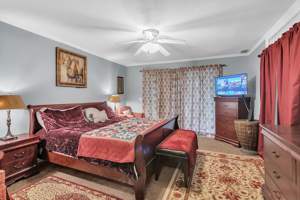 Centrally Located 4br Stonecrest Condo 4 Bedroom Condo by Redawning view 2