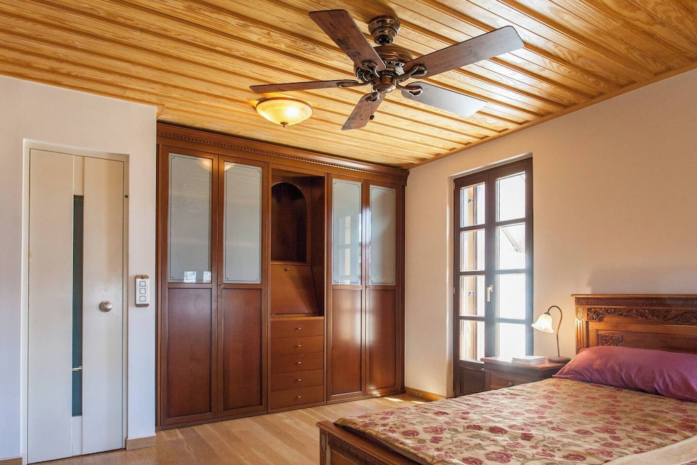 Luxurious Venetian 3 Floor House in the old Port