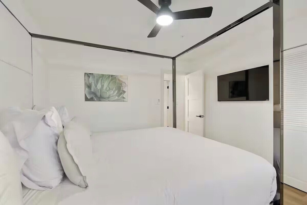 Desert Dream- Retreat with Heated Pool