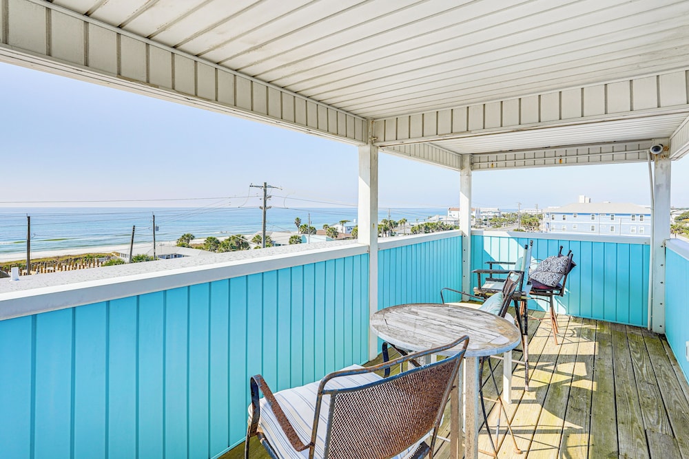Walk to Beach: Condo w/ Balcony in Pcb!