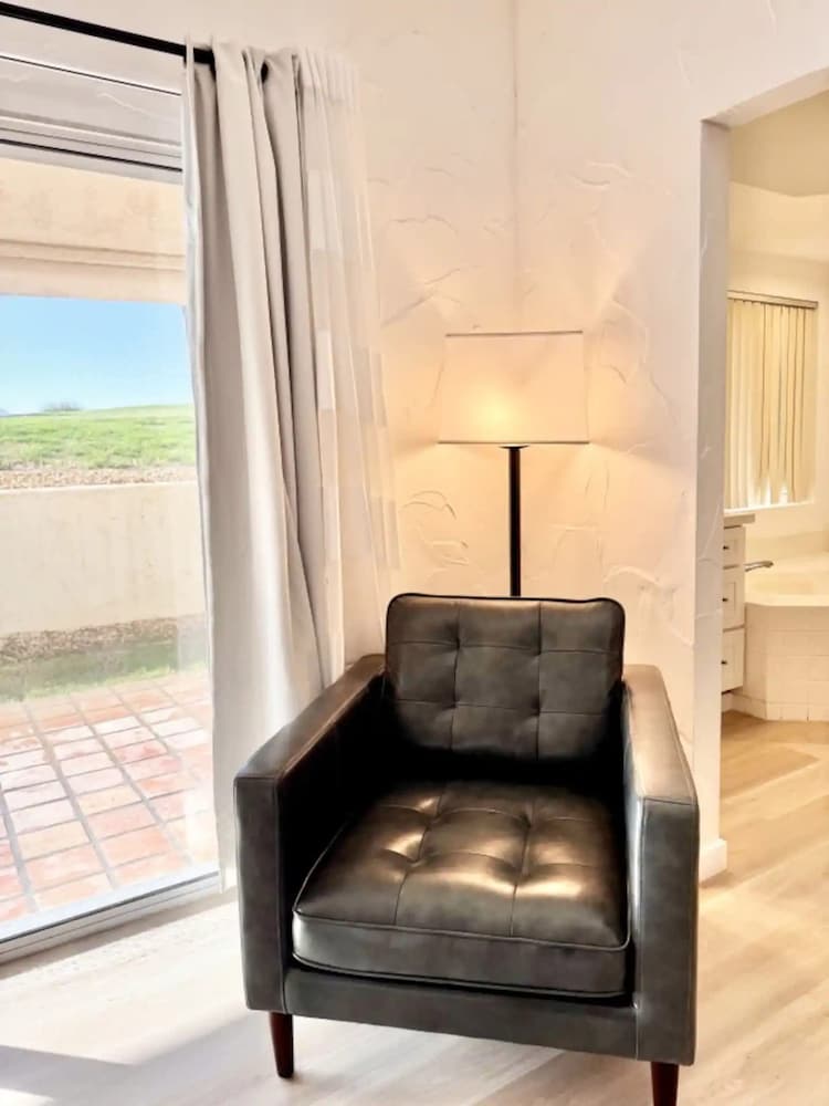 Fairway-view 3 Bedroom Condo in Palm Desert