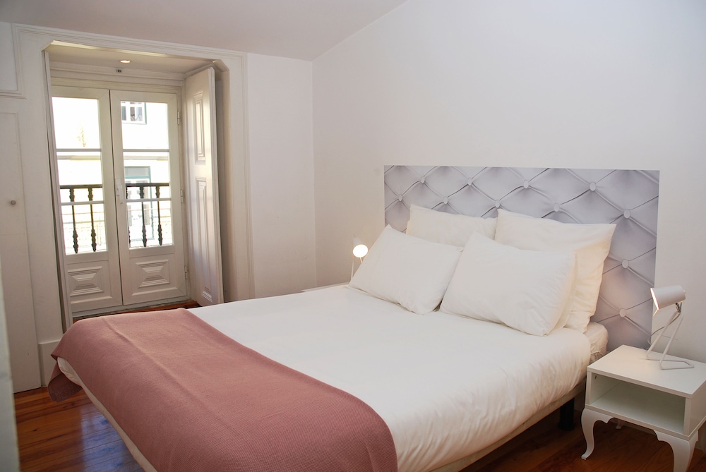Bairro Alto Apartments by linc
