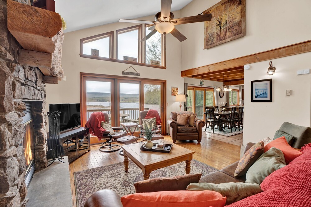 Lakefront Escape - Family Friendly Kayaks