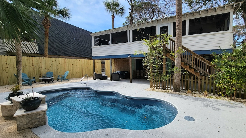 16 6th Avenue by Tybee Vacation Rentals