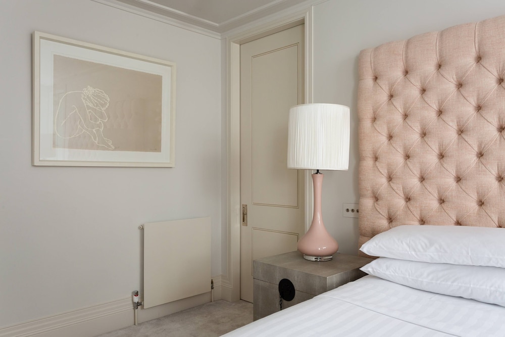 Eaton Mews South by Onefinestay