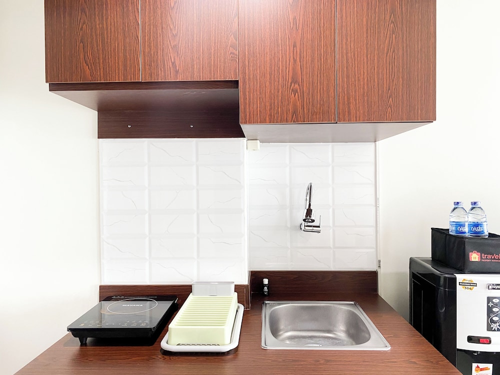 Homey And Nice Studio At Lrt City Bekasi Apartment