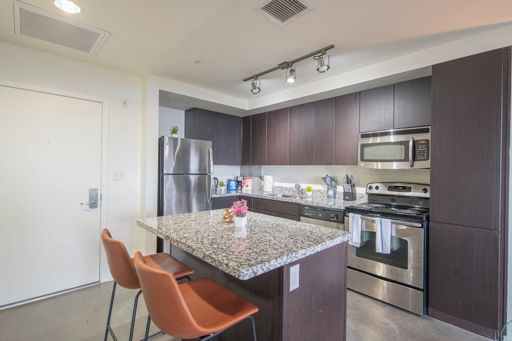 ROVE LIVING/KL - Roosevelt Point