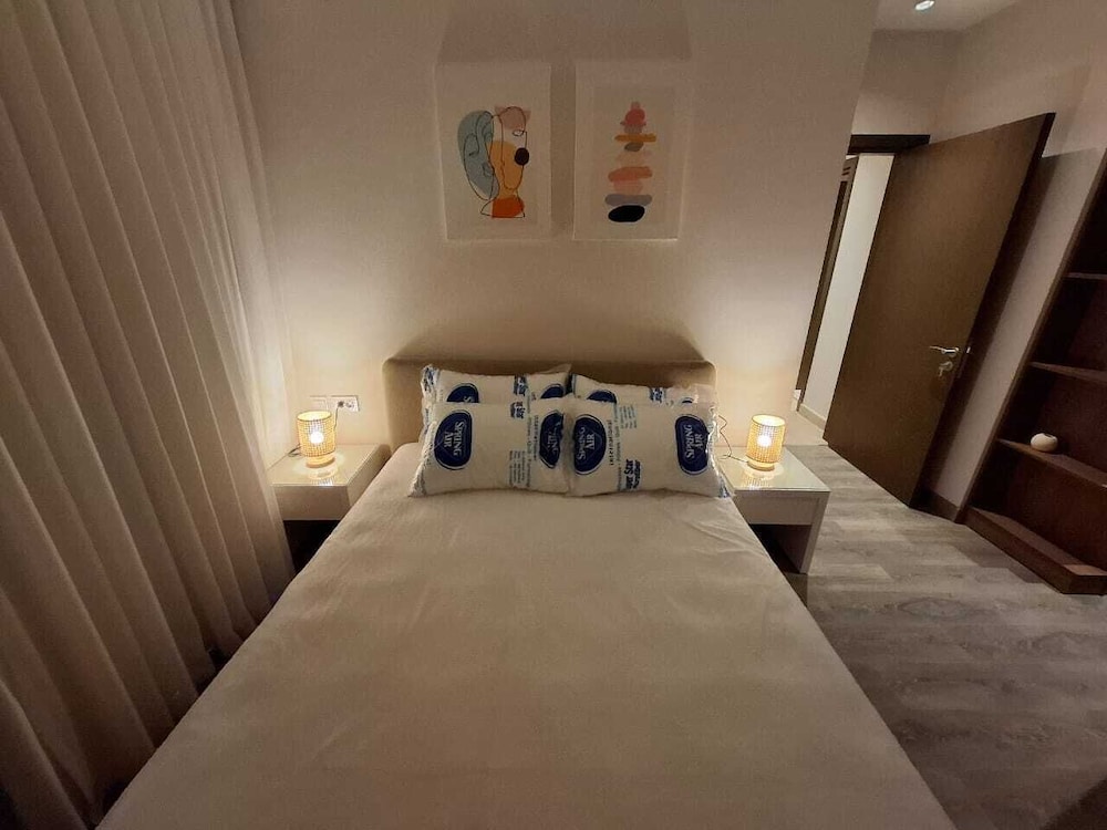 Mynt Stay zed west Residence 2 bedroom E1E213