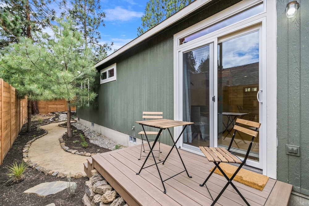 SW Decoy Home With Private Outdoor Living Space by Redawning view 5