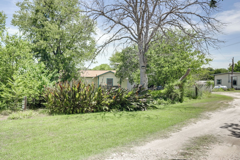 On-site Trails! Cozy Whitney Cottage 2 Mi to Lake