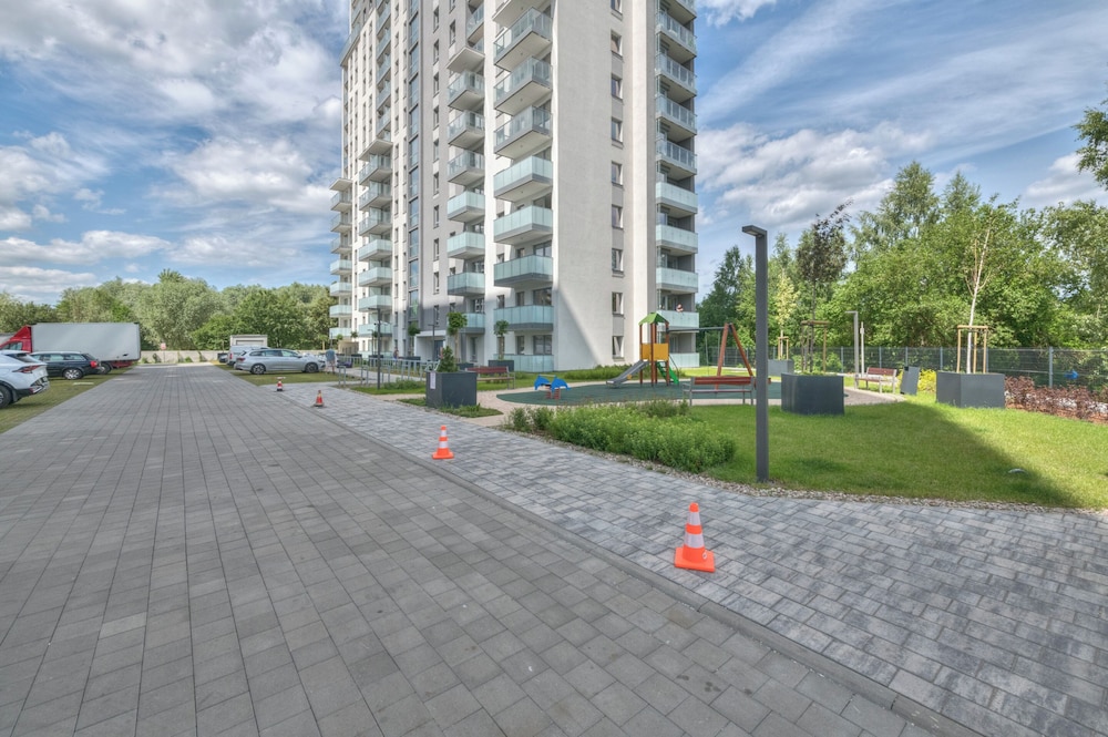 Horizon 170 Deluxe by Grand Apartments