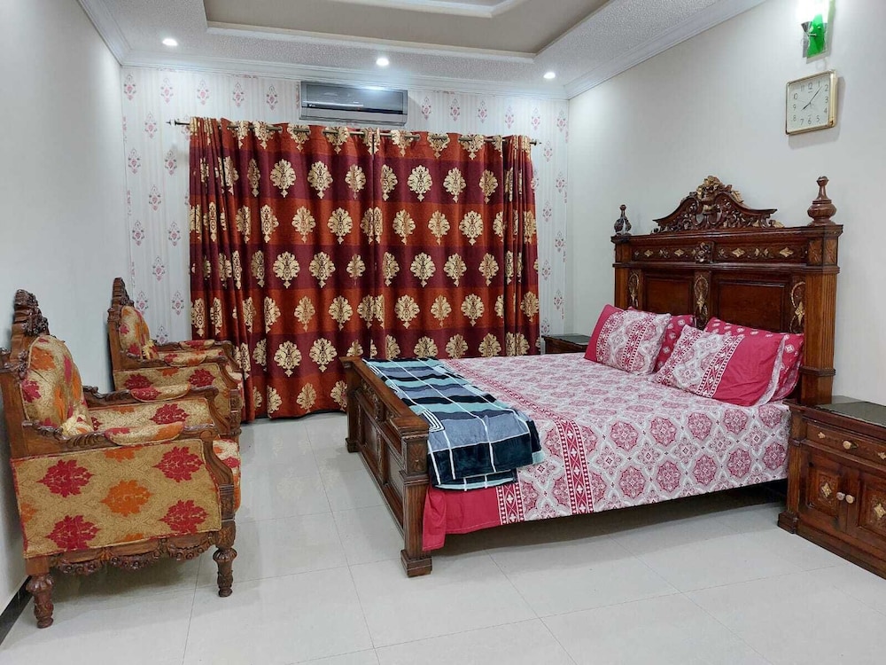 Beautiful 3-bed House in Islamabad view 2