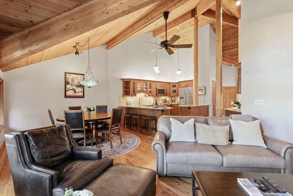 6 - Three Bedroom Ontario Lodge 3 Condo