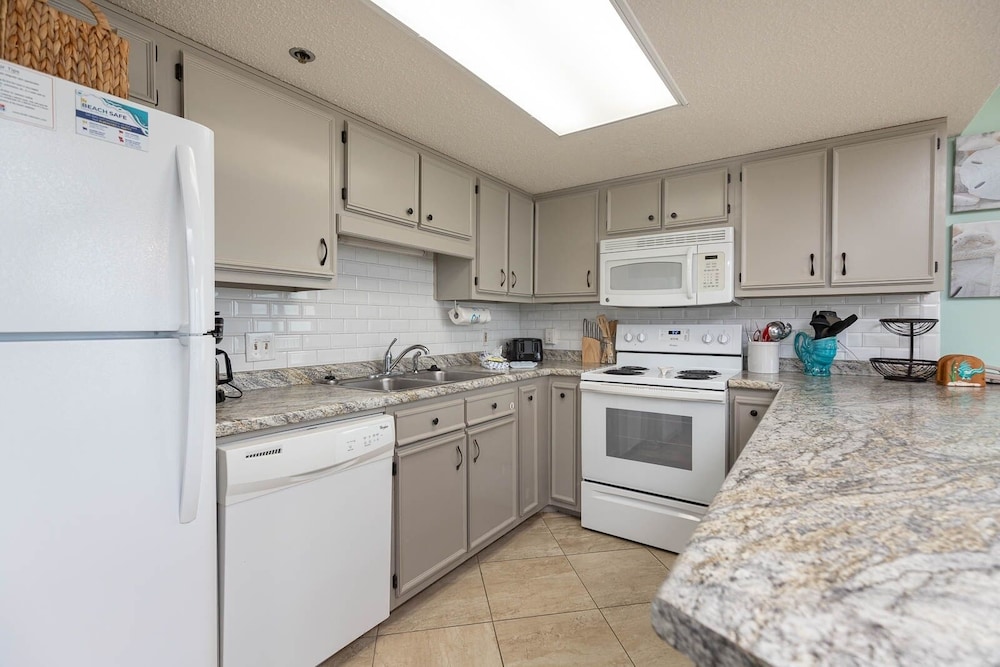 Phoenix East 211 3 Bedroom Condo
