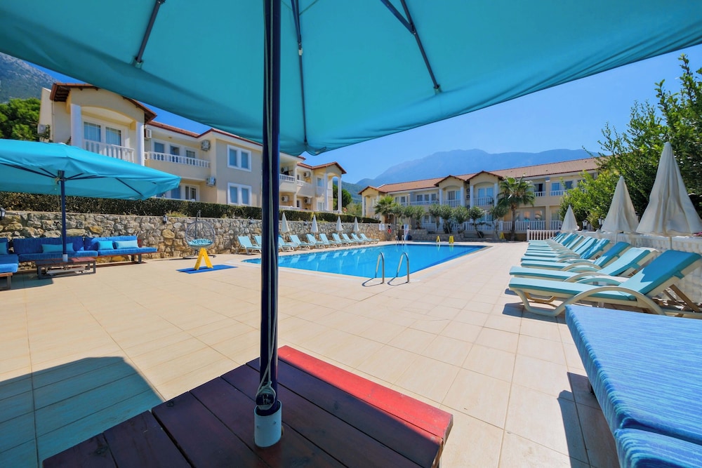 Larimar Suite Otel - Image 41