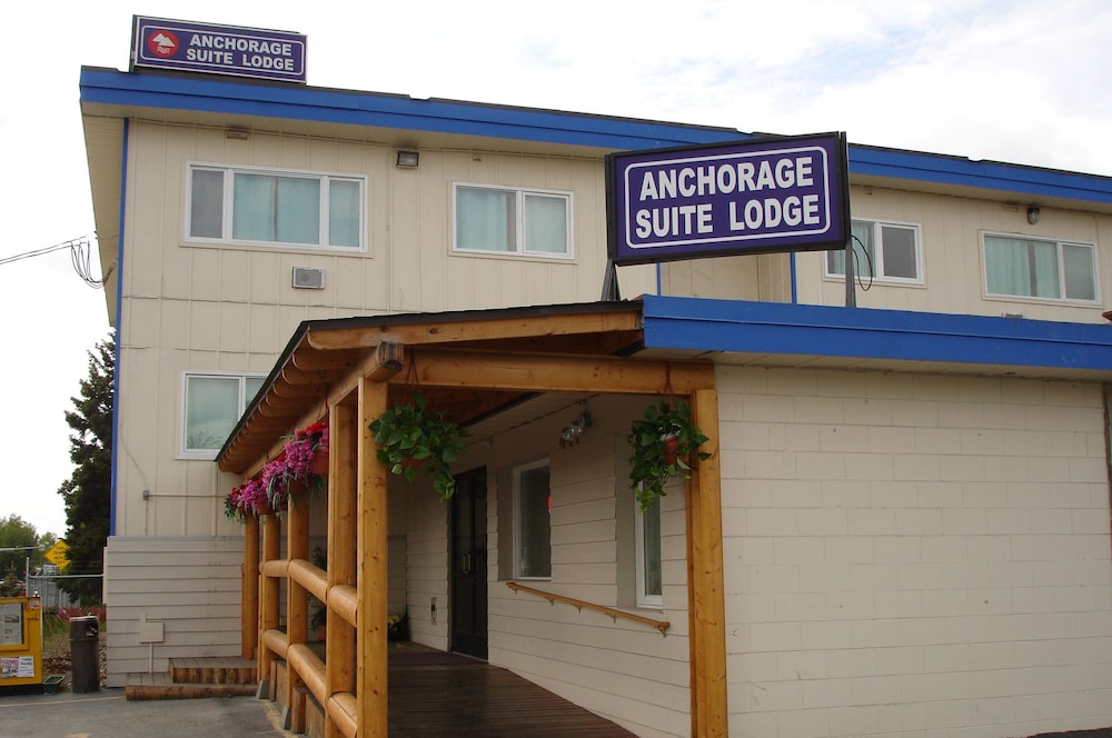 Hotel Anchorage Suites Lodge - Image 1