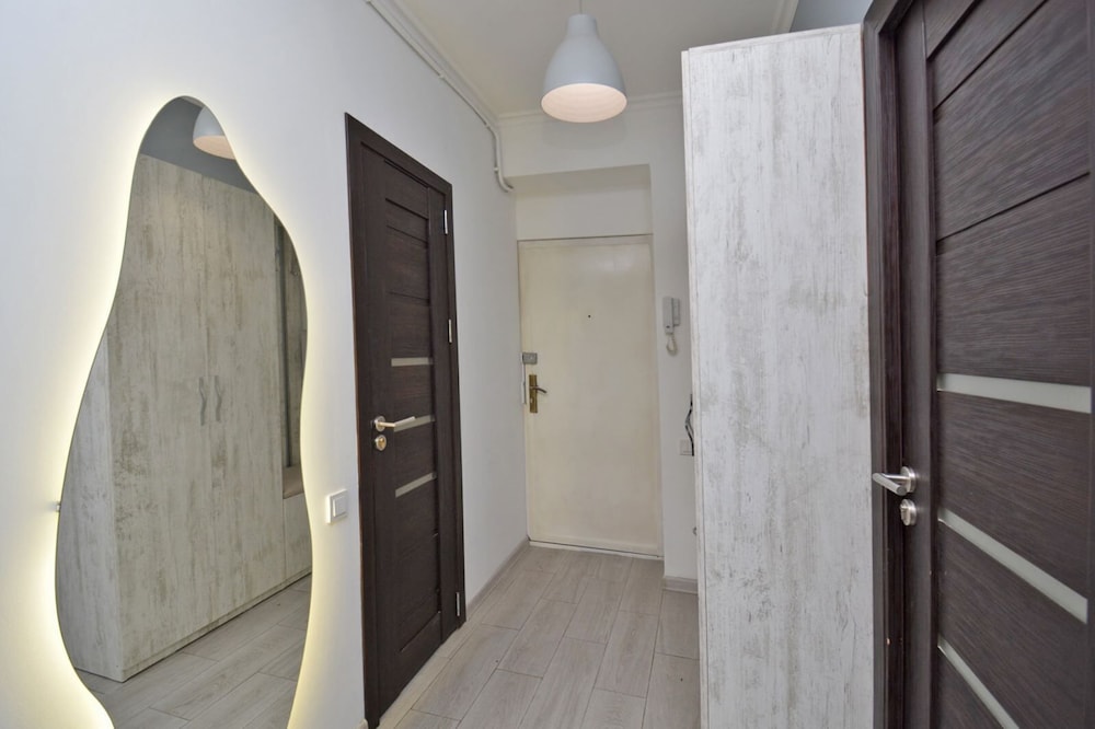 Mashtots apartment by Luxe Group MA154