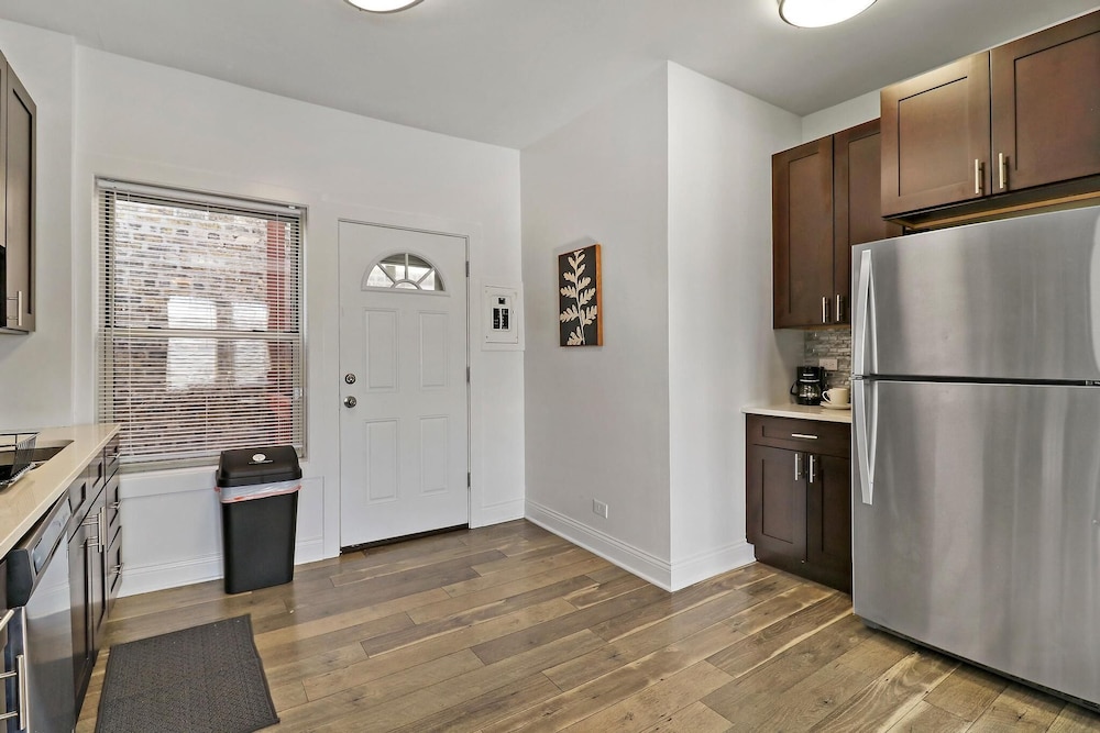 3BR Furnished Stay - Belle Plaine 2W