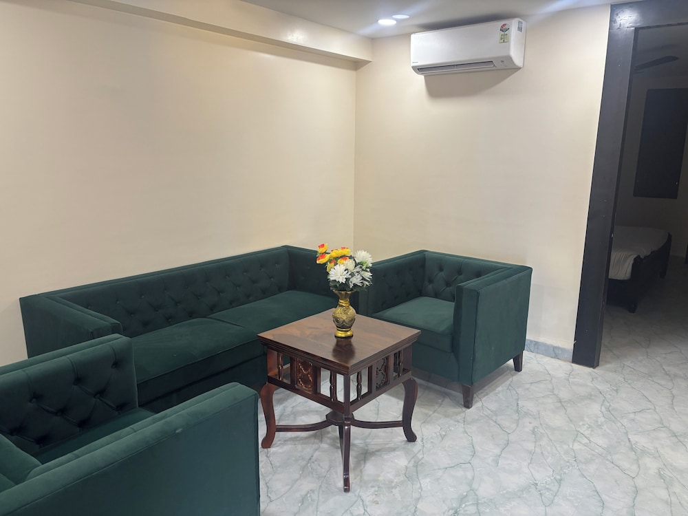 RAJMAHAL HOTEL & RESORT