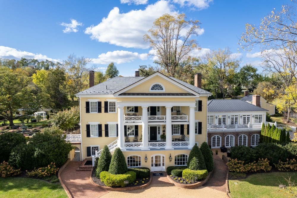 Inn at Willow Grove