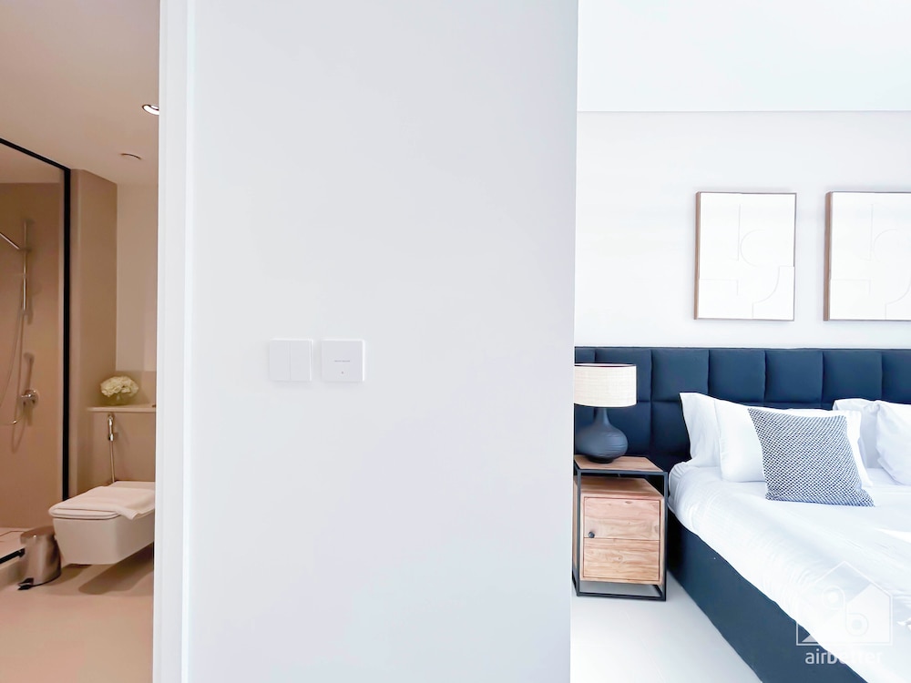 Elegance at Burj Crown Downtown Balcony & View