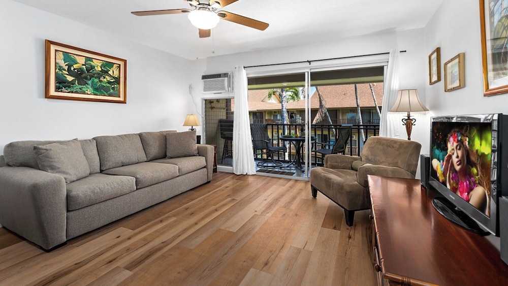 Updated Top Floor - Ocean View - Pool! - Vrkcv