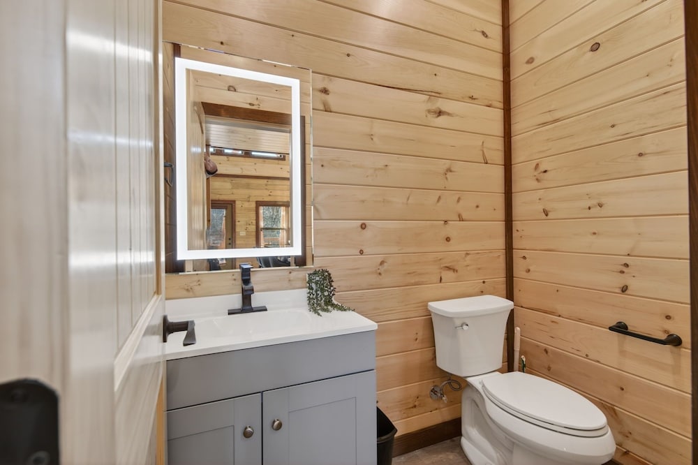 Ern802 - Bear Olympics 3 Bedroom Cabin