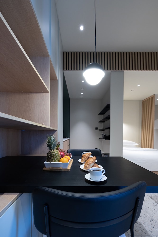 Upside Living Studio With Burj Views - Business Travelers