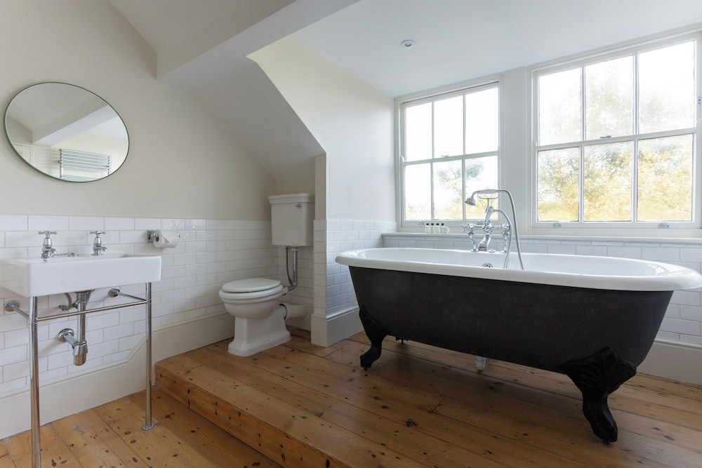 Canonbury Park North II by Onefinestay